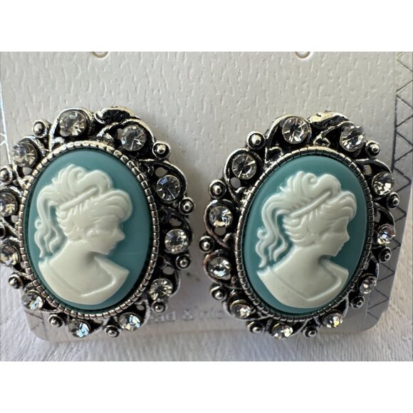 Classic Cameo Blue Cream CZ Silver Tone Oval Earrings NEW - Picture 3 of 9
